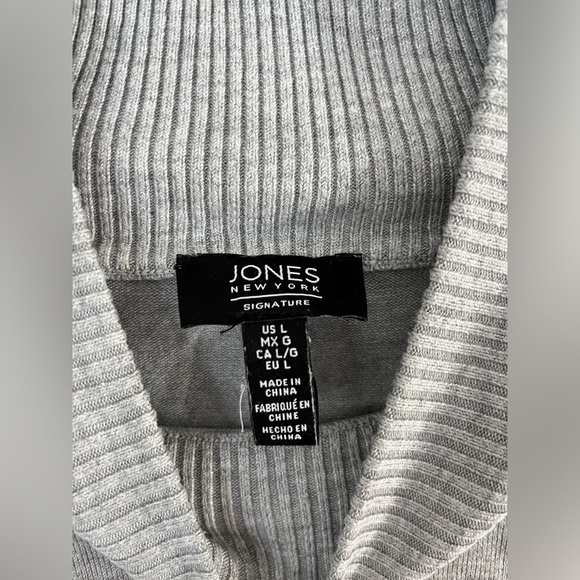 3/$20 Grey Oversize Sweater - Picture 2 of 4